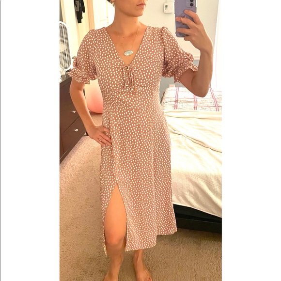 Abercrombie & Fitch Dresses & Skirts - Abercrombie and Fitch front knot midi dress